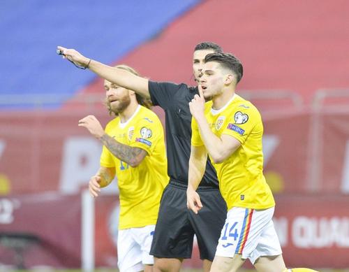 Ianis Hagi (22 de ani) este lăudat de Michael Beale, antrenorul secund de la Rangers.