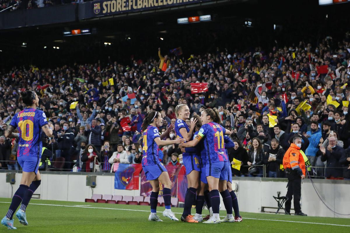 Record istoric la un meci de fotbal feminin » 91.553 de fani au fost pe Camp Nou la Barcelona - Real Madrid! Mai multi spectatori decât a avut echipa lui Xavi în acest sezon!