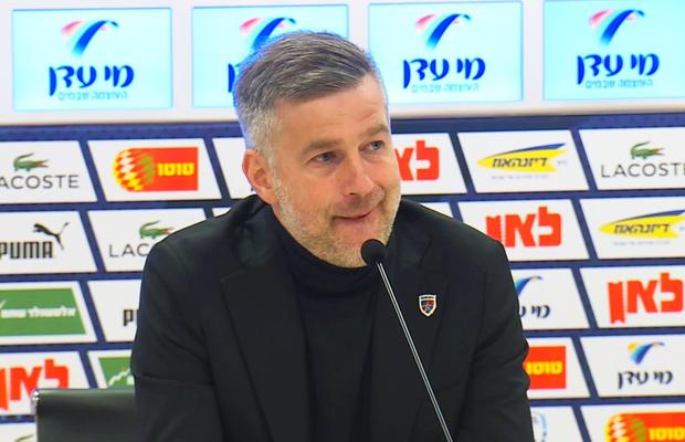 Scăpare înaintea conferinței lui Edi Iordănescu: „Bine că îmi aduci microfonul...”