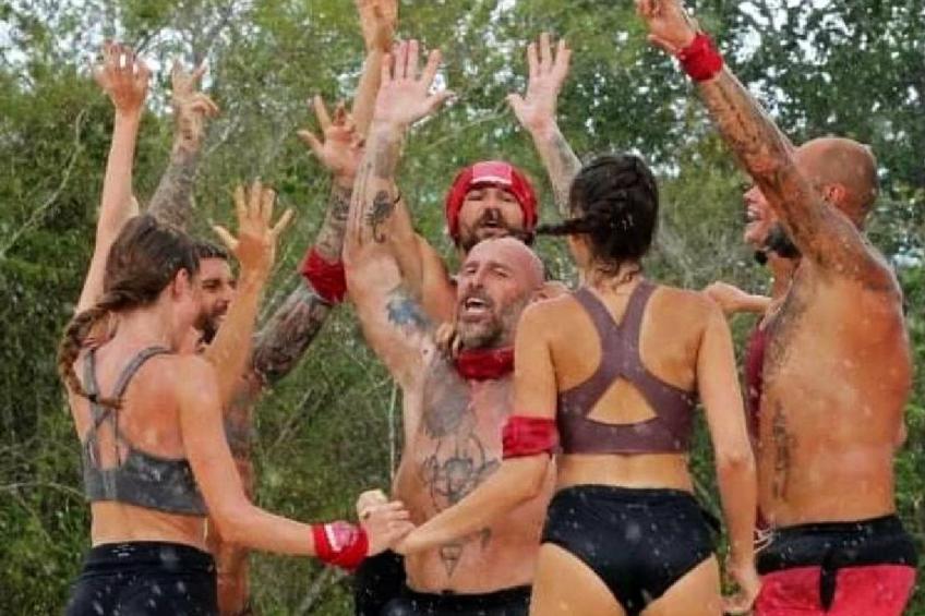 Cătălin Zmărăndescu, într-un moment de virtuozitate la Survivor România / Sursă foto: Instagram