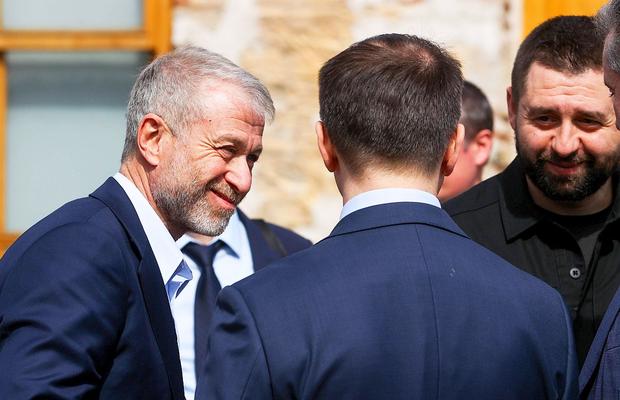 Ciudatul caz Roman Abramovich. Ce rol ar juca, de fapt, magnatul rus în negocierile Ucraina - Rusia