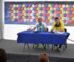 Momentul în care Gazeta Sporturilor i-a dăruit o undiță lui Christoph Daum / foto: Raed Krishan