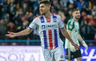 Zdrobită în prima repriză de Oțelul, CSA Steaua a marcat apoi degeaba două goluri. Clasamentul în play-off-ul din Liga 2