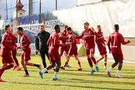 „Am probleme personale” » Fotbalistul fugit de la CFR Cluj în plin sezon a semnat și a fost prezentat la noua echipă