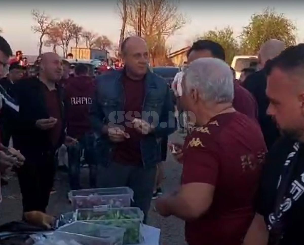 Dan Șucu mănâncă parizer alături de suporterii Rapidului