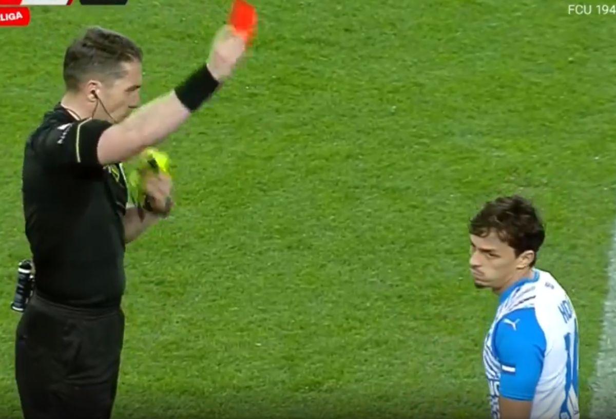 Fază complicată în Universitatea Craiova - Rapid » Eliminare dictată la câteva secunde după un penalty cerut de gazde