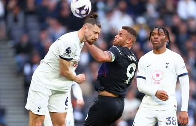 Cu Drăgușin integralist, Tottenham a revenit și a câștigat cu Luton. Cum s-a descurcat Radu