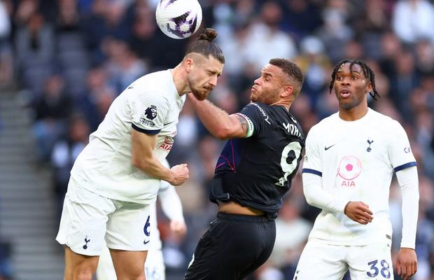 Cu Drăgușin integralist, Tottenham a revenit și a câștigat cu Luton. Cum s-a descurcat Radu