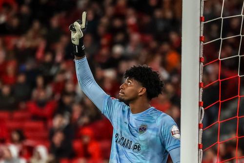 Reacția lui Hugo Souza, după un penalty apărat / Foto: Imago