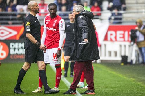 Metz, formația antrenată de Ladislau Boloni, o înfruntă pe AS Monaco în runda cu numărul 27 din Ligue 1. Partida a început la ora 18:00 și poate fi urmărită în format liveTEXT pe GSP.ro.
