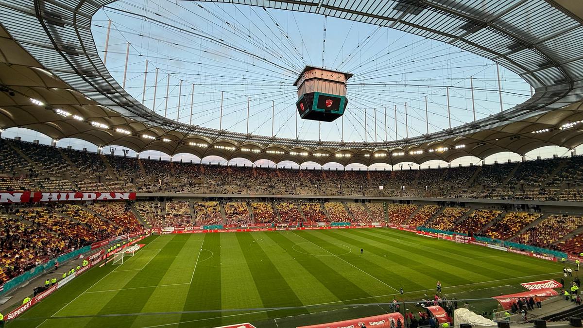 Mustață spera să introducă două bannere abominabile la Dinamo - FCSB » Ce conțineau, în realitate, mesajele descrise drept „ironii”