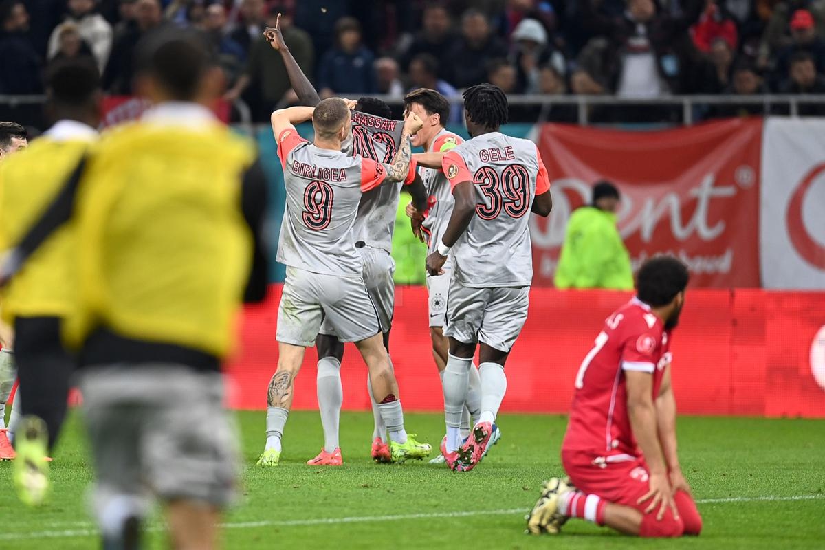 Vis spulberat! Dinamo NU va avea drept de joc în cupele europene pentru următorii doi ani