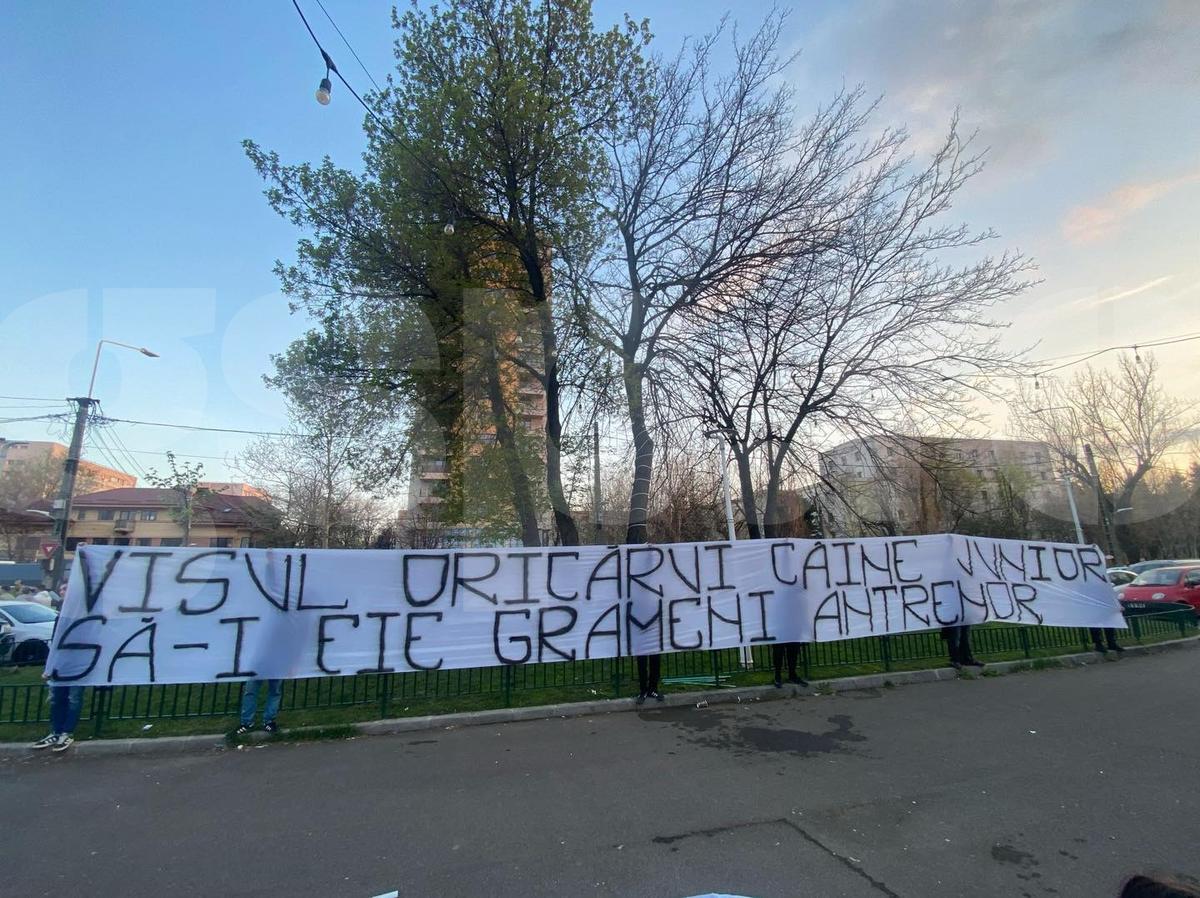 Dinamo - FCSB, imagini dinainte de meci + mesaje afișate în stadion