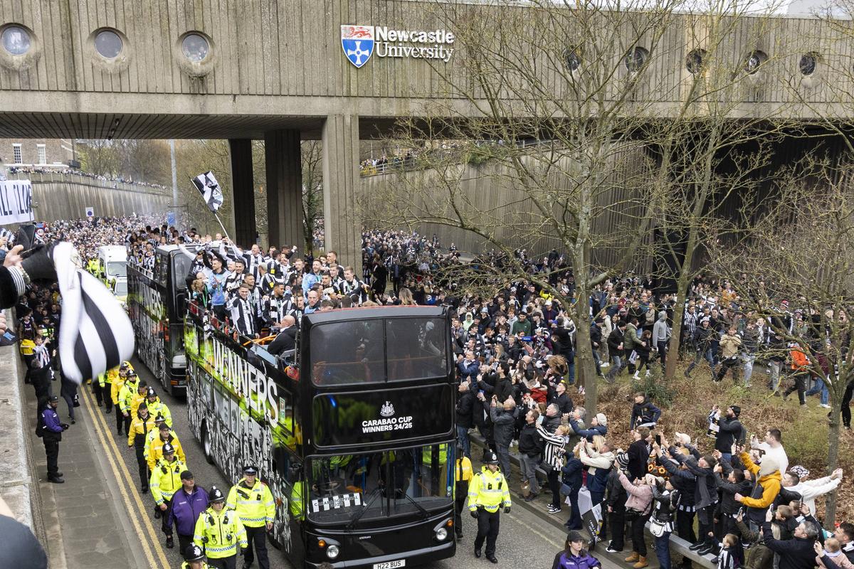 Imagini epice de la parada lui Newcastle! Peste 300.000 de oameni pe străzi