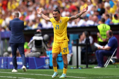 Nicolae Stanciu a renunțat la o sumă importantă de bani pentru a bifa transferul în Serie A, la Genoa, pe final de carieră. Foto: Gettyimages
