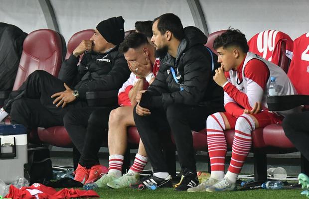 Dinamo a făcut implozie în 10 minute cu FCSB » Dărâmat, Politic a izbucnit în lacrimi pe margine