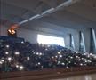 Fanii au răbufnit în prima ligă din România! Au stins lumina și au început să strige: „Demisia! Hoții!”