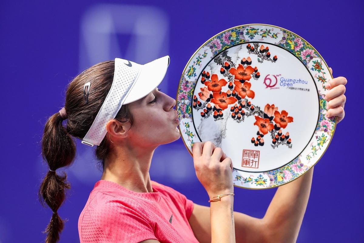 „Protejata” lui Djokovic cucerește Antalya, în timp ce își trăiește iubirea alături de superstarul Jan Oblak