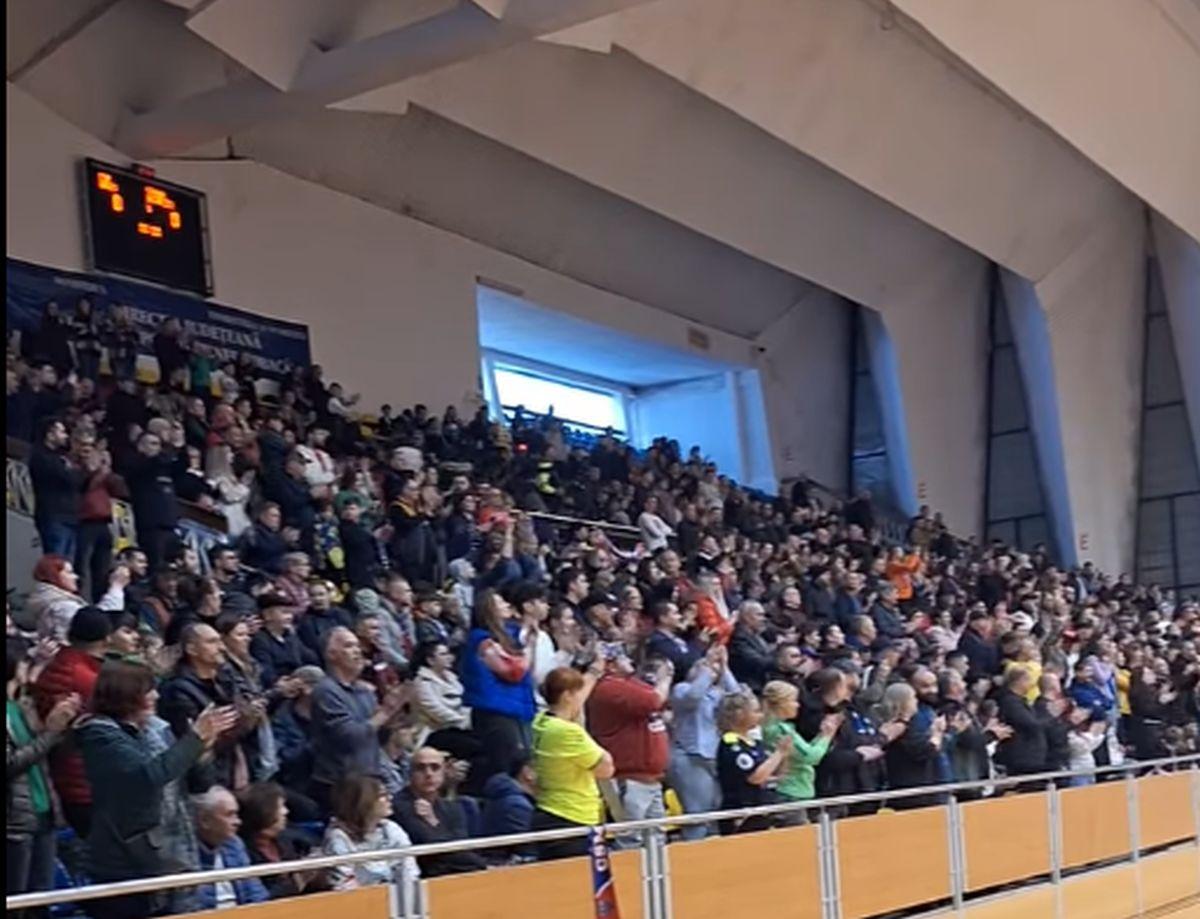 Fanii de la Bacău, revoltați că vor rămâne fără sport
