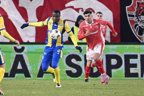 Danel Dongmo (stânga), dorit de mai multe echipe // FOTO: Imago Images