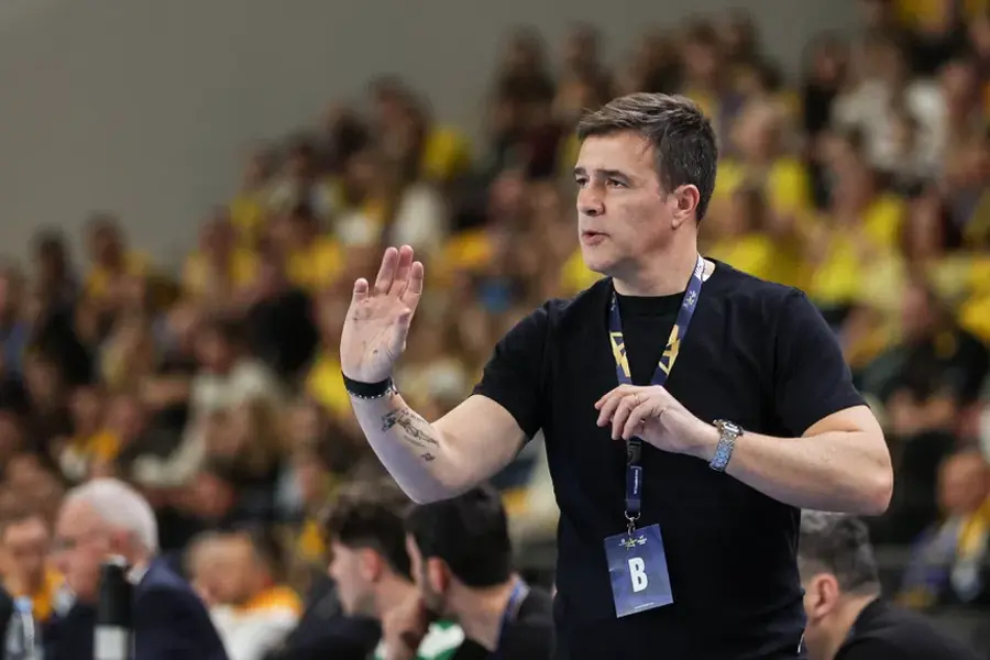 Ricardo Costa, antrenorul lui Sporting Scandal fără precedent la „clasicul Portugaliei » Au leșinat în vestiar și acuză: „Regretabil și penal! Cerem întâlnirea cu Ministrul Sportului”