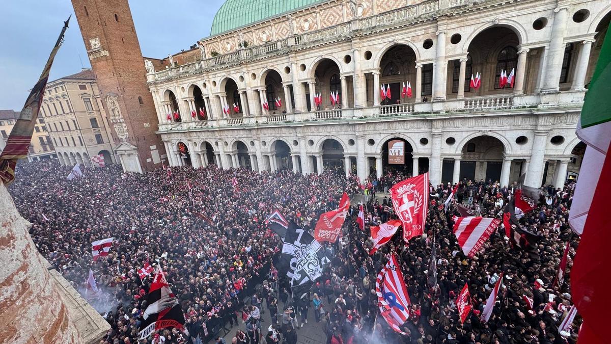 Vicenza a promovat în Serie B