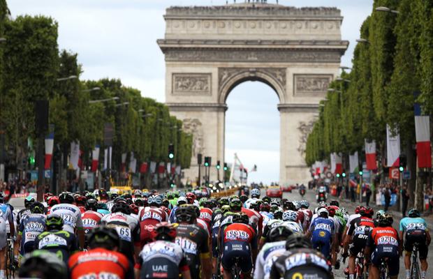 Marile tururi în incertitudine: Le Tour în aer, La Vuelta mai scurt, Il Giro incert