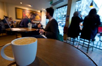COVID-19. Se redeschid primele cafenele în București. În ce condiții vor funcționa
