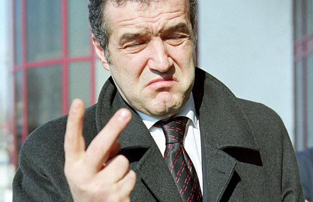 EXCLUSIV VIDEO Un apropiat confirmă, Gigi Becali chiar a fost lovit în holul hotelului: „I-a dat cu ghipsul în cap, pe la spate”