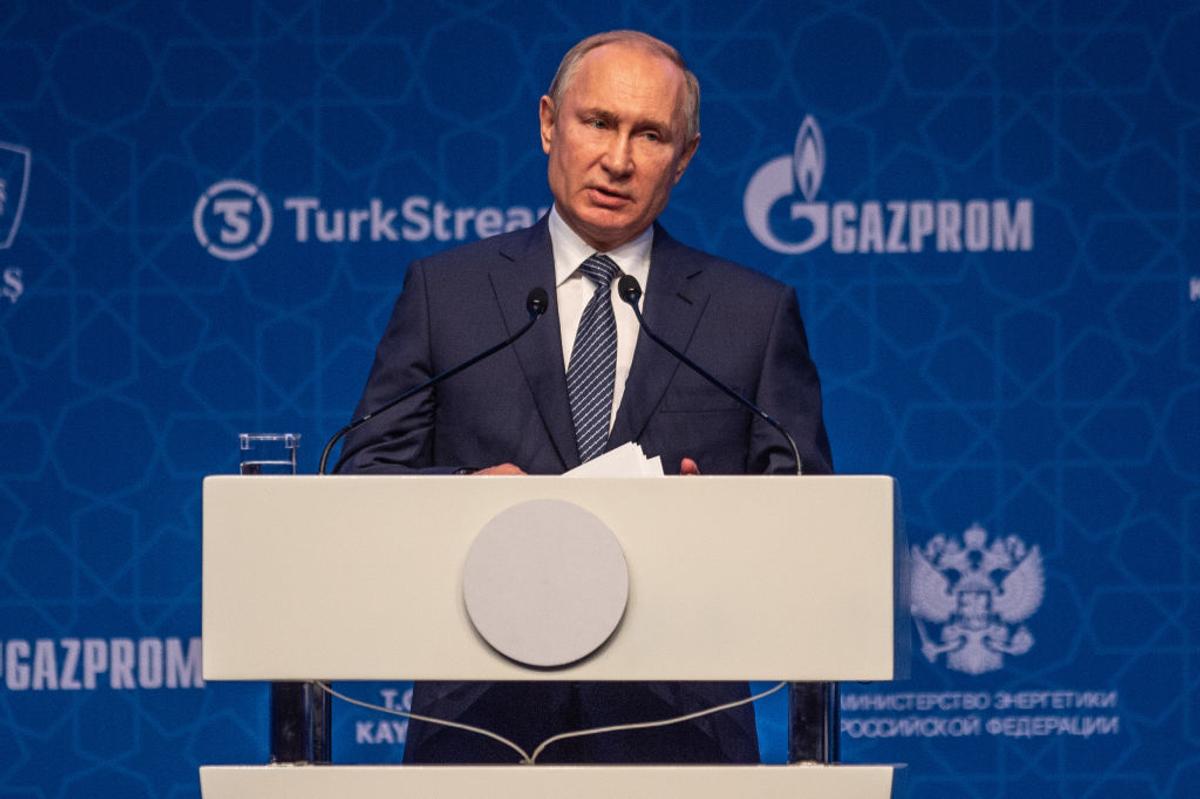 Un fost elev al lui Dan Petrescu l-a atacat pe Vladimir Putin: „Suntem niște sclavi! Polițiștii doar întorc mâinile oamenilor” » Ce riscă acum
