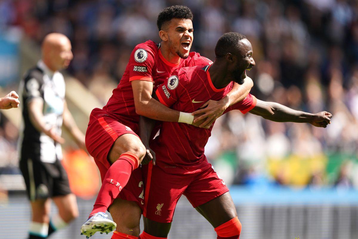 Liverpool câștigă în deplasare cu Newcastle și se instalează pe primul loc în Premier League » Mingea e în terenul lui Manchester City