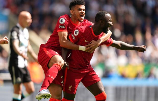 Liverpool câștigă în deplasare cu Newcastle și se instalează pe primul loc în Premier League » Mingea e în terenul lui Manchester City