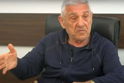 Fostul internațional Alin Stoica (42 de ani) a oferit un interviu în presa belgiană, în care lansează noi acuzații la adresa impresarului Giovanni Becali (69 de ani).