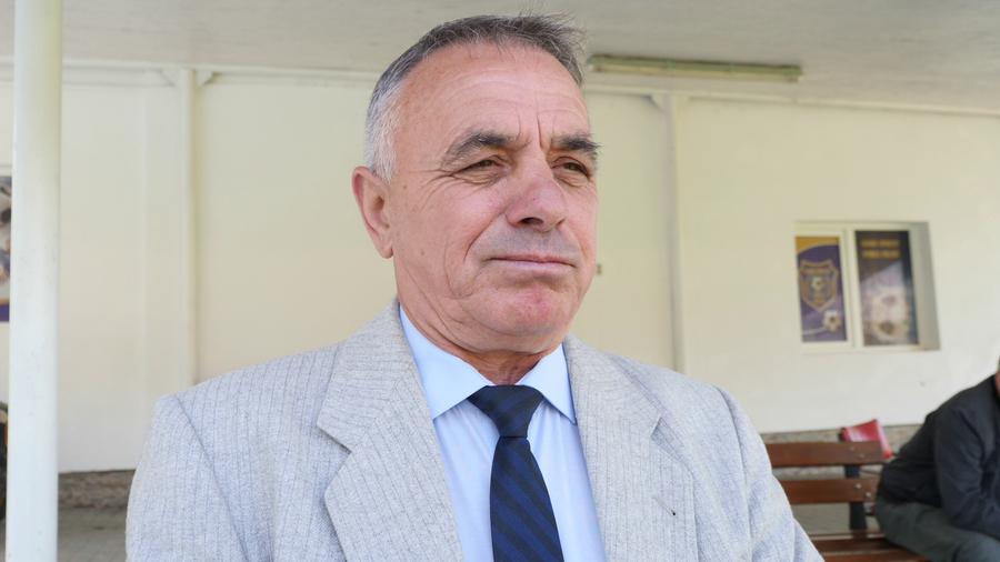 Pe lângă pasiunea legată de fotbal, Constantin Rob e șef birou Administrare Domeniul Public la Primaria Urlați Fotbal sexy la județeană! La „centru” cu Adina Ciobanu, povești cu „Robei” și dezvăluiri amuzante: „Nici nu știai ce beai, bere sau ulei”