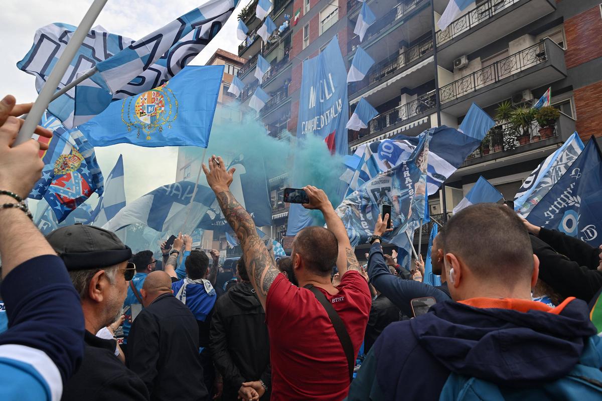Fanii lui Napoli petrec cu gândul la titlul în Serie A