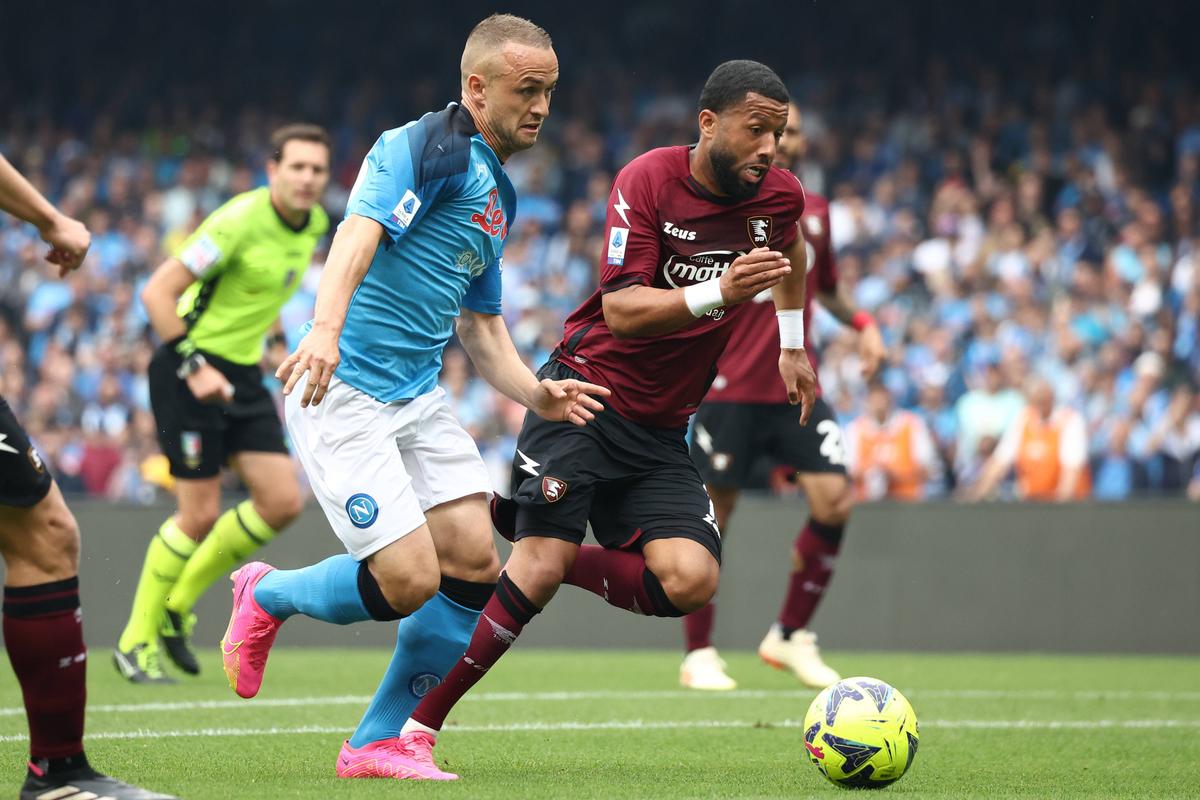 Napoli - Salernitana 1-1 » Șocantă răsturnare! Delirul a devenit tăcere la Napoli. Golul lui Dia a amânat sărbătoarea lângă Vezuviu!