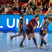 Eliza Buceschi în Rapid - Vipers, meciul tur din sferturile Ligii Campionilor la handbal feminin (foto: Raed Krishan/GSP)