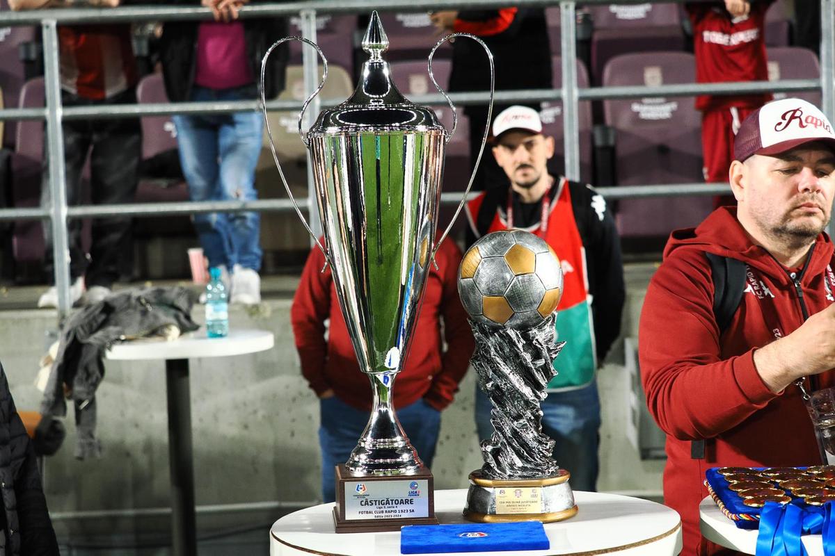 Primul trofeu la Rapid în era Dan Șucu  » Au făcut turul arenei din Giulești și au înjurat Steaua