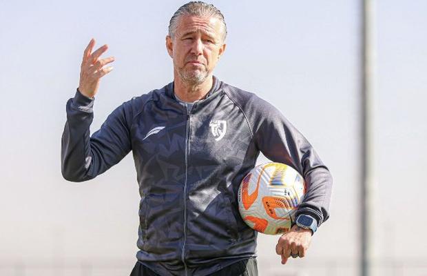 Variantă-șoc » Laurențiu Reghecampf, soluție pentru Rapid? „E nevoie de autoritate!”