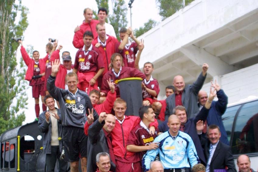 Sabin Pâglișan, în stânga imaginii, în bluză de goalkeeper / Sursă foto: Facebook@ Zoli Richard Cantor