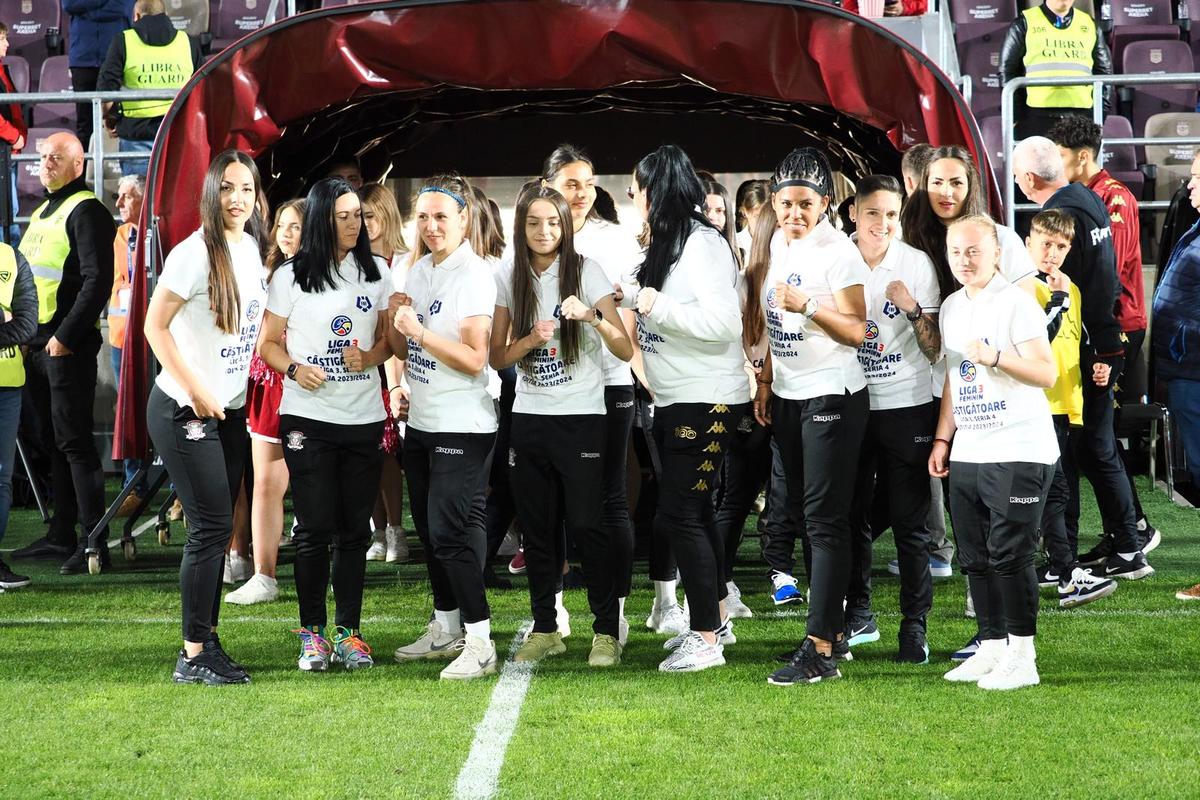 Primul trofeu la Rapid în era Dan Șucu  » Au făcut turul arenei din Giulești și au înjurat Steaua