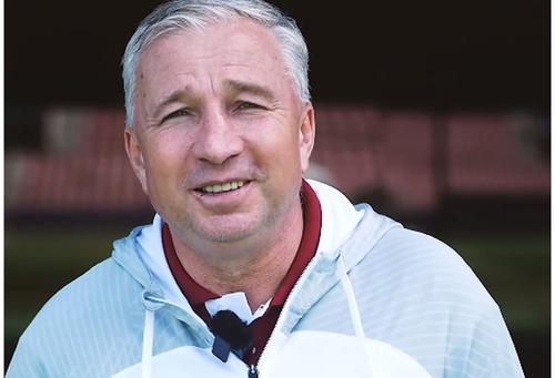 Dan Petrescu (56 de ani) a fost prezentat oficial la CFR Cluj. Clubul „feroviar” a făcut anunțul prin intermediul unui clip special.