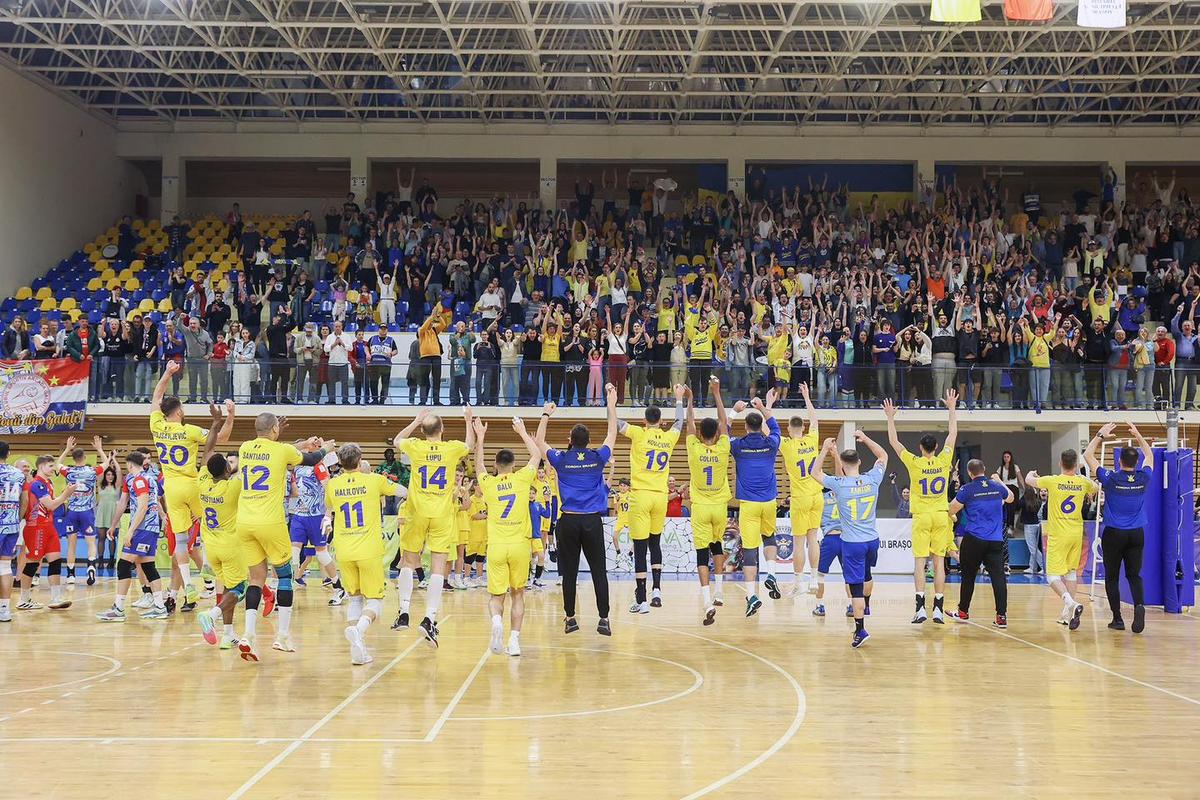 Nou-promovata Corona Braşov câştigă titlul naţional, după finala cu campioana Arcada Galaţi