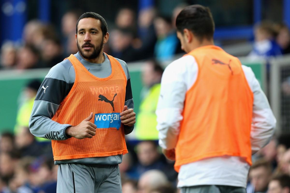 L-ai recunoaște din prima? După 7 sezoane jucate în Premier League, cântă la chitară pe străzile orașului » Reacția trecătorilor