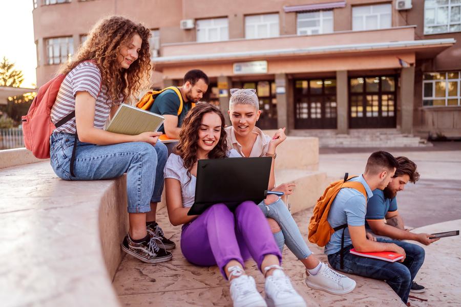 Lenovo lansează noi stații de lucru portabile ThinkPad și laptopuri de business pregătite pentru noua eră AI