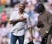 L-ai recunoaște din prima? După 7 sezoane jucate în Premier League, cântă la chitară pe străzile orașului » Reacția trecătorilor