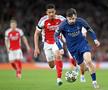 Saliba, alergând după Kvaratskhelia // foto: Guliver/gettyimages