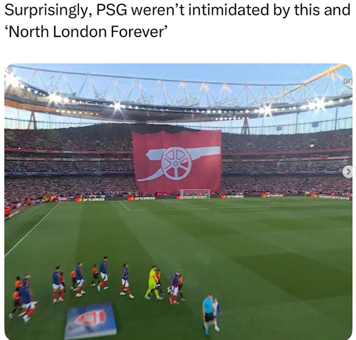 Scenografia pregătită de Arsenal pentru PSG, subiect de glume