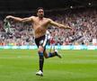 L-ai recunoaște din prima? După 7 sezoane jucate în Premier League, cântă la chitară pe străzile orașului » Reacția trecătorilor