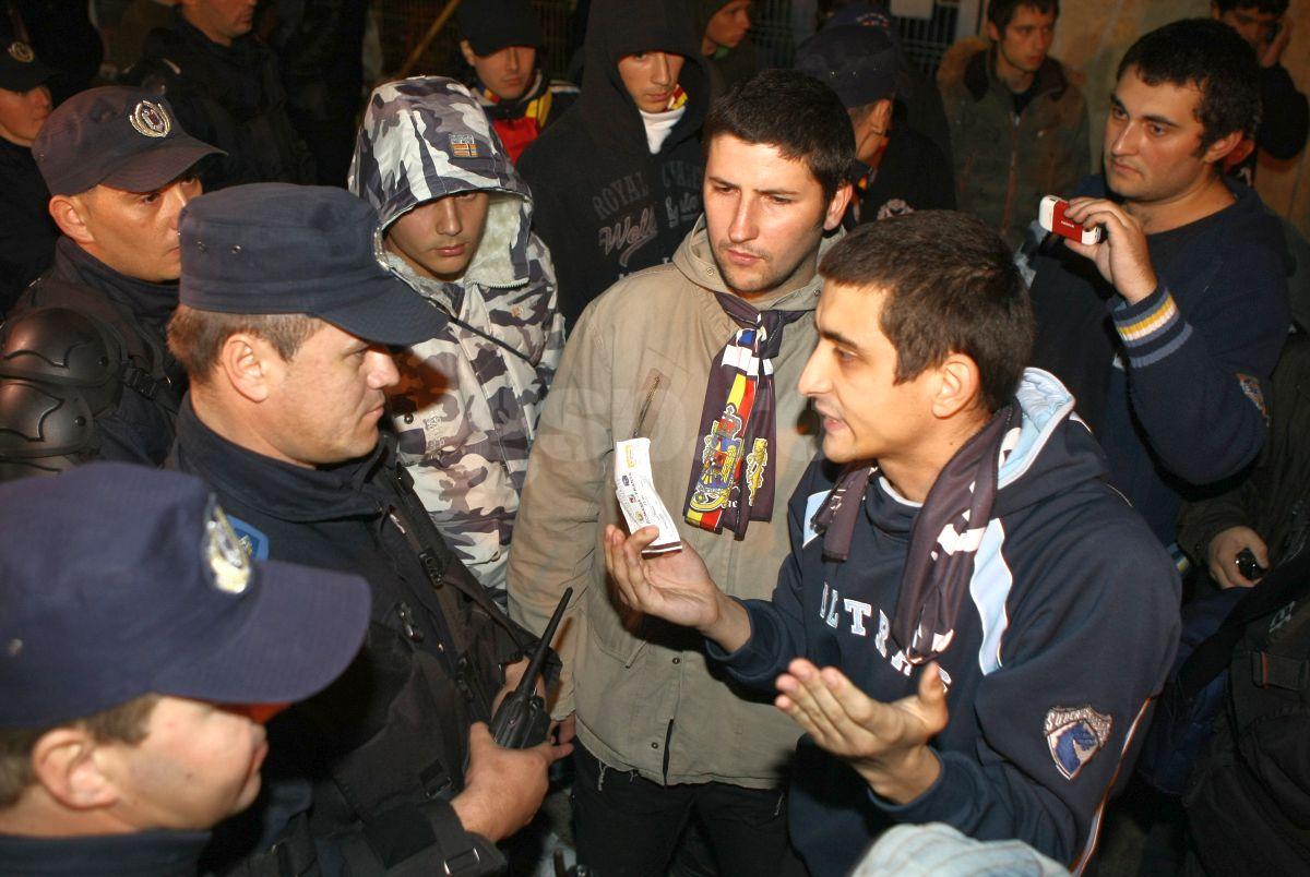 Ministrul peluzelor »  George Simion, ultras, activist, candidat la prezidențiale. Imagini nepublicate cu politicianul școlit în peluze